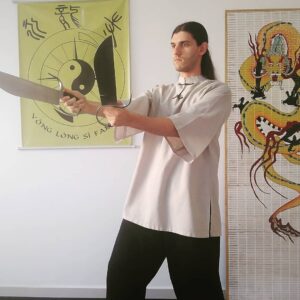 Shifu Flavio Treinando com as Facas do Wing Chun