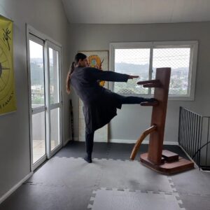 Shifu Flavio treinando no Mudjong.